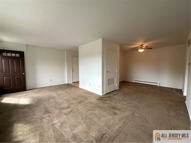 414 - 414 Cricket Ln, Townhouse with 1 bedrooms, 1 bathrooms and null parking in Woodbridge NJ | Image 4