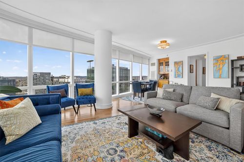 26e-5 Renaissance Sq, White Plains, NY, 10601 | Card Image