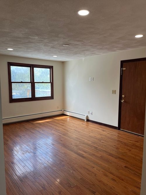 1-77 Star St, Pawtucket, RI, 02860-2872 | Card Image