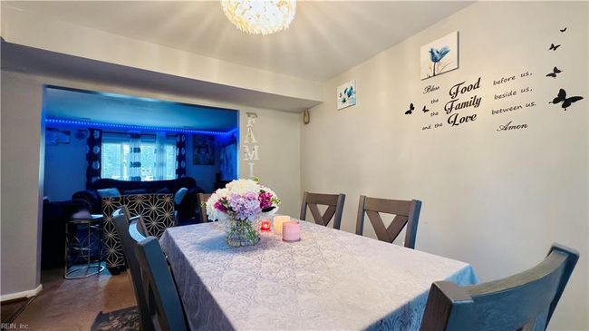 Dining Room / Living Room | Image 17
