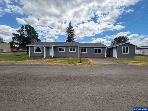 425 Boatlanding St, Independence, OR, 97351-2109 | Card Image