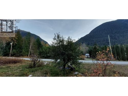 526 Tonquin Rd, Bella Coola, BC, V0T0A7 | Card Image