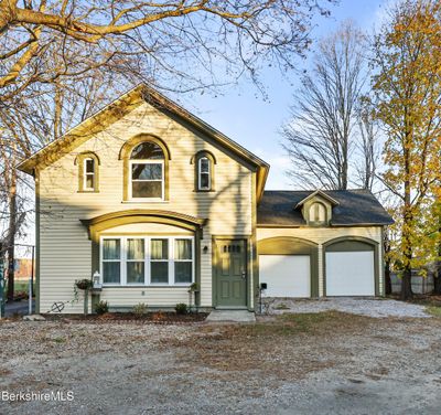 Historic Carriage House Condominium | Image 1