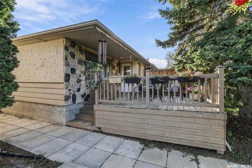 135 Broadway Avenue, Regina, SK, S4N1B2 | Card Image