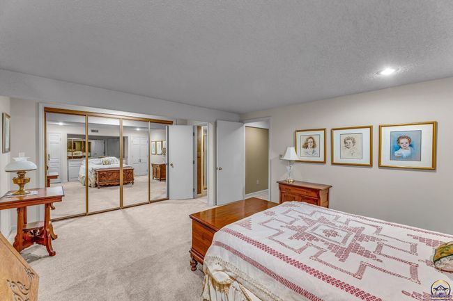 13 Sw Pepper Tree Ln, Townhouse with 4 bedrooms, 4 bathrooms and null parking in Topeka KS | Image 43