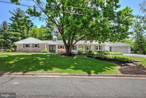 828 Brookside Rd, POTTSTOWN, PA, 19464-2802 | Card Image