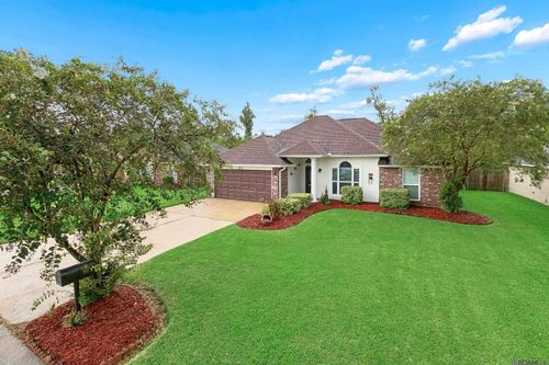 613 Foxwood Ln, La Place, LA, 70068-8103 | Card Image
