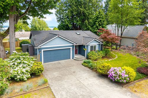 8062 Kayak Way, Blaine, WA, 98230-9368 | Card Image