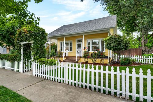 923 3rd St, Davis, CA, 95616-4202 | Card Image