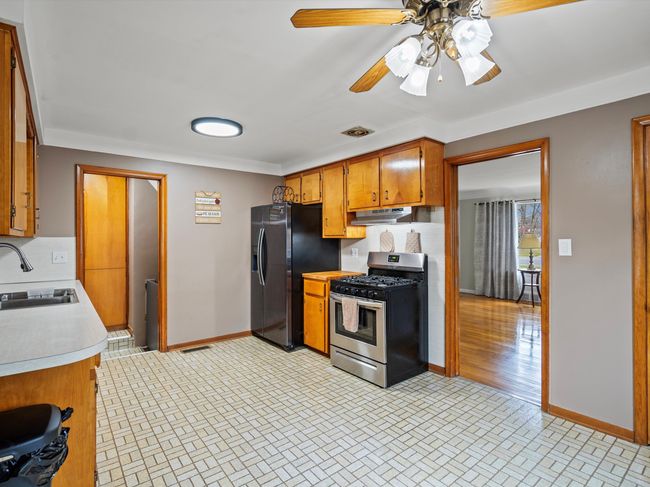 8527 Metropolitan Pkwy, House other with 3 bedrooms, 2 bathrooms and null parking in Sterling Heights MI | Image 5