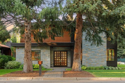 700 W Smuggler St, Aspen, CO, 81611-1154 | Card Image
