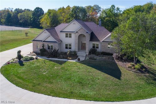 2 Painters Path, Washingtonville, OH, 44490-9636 | Card Image