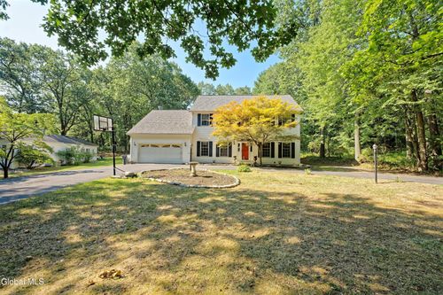 4 N Sage Hill Ln, Menands, NY, 12204-1334 | Card Image