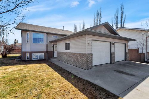 5823 60 Ave, Rocky Mountain House, AB, T4T1K2 | Card Image