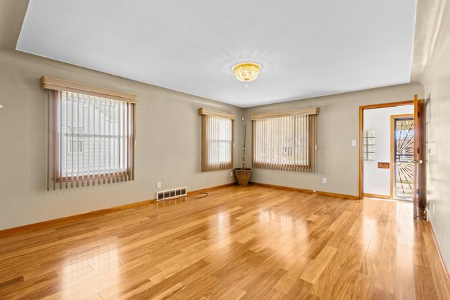 Living Room | Image 6