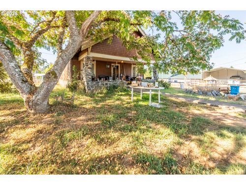 2248 Maple St, Myrtle Point, OR, 97458-1714 | Card Image