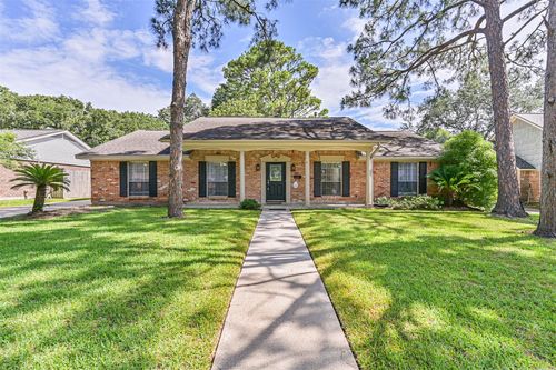 114 Wyndwood Dr, Seabrook, TX, 77586-4624 | Card Image