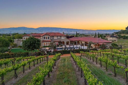 1405 Lakeview Ct, San Martin, CA, 95046 | Card Image