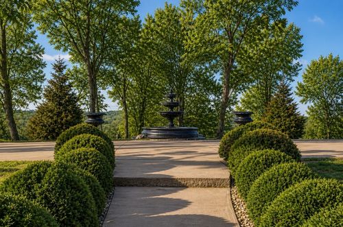 327 Stoneybrook Rd, Columbia, TN, 38401-8613 | Card Image