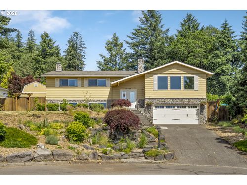 10824 Se 95th Ct, Happy Valley, OR, 97086-7447 | Card Image