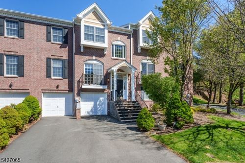 59 Spring Hill Cir, Wayne, NJ, 07470-8440 | Card Image