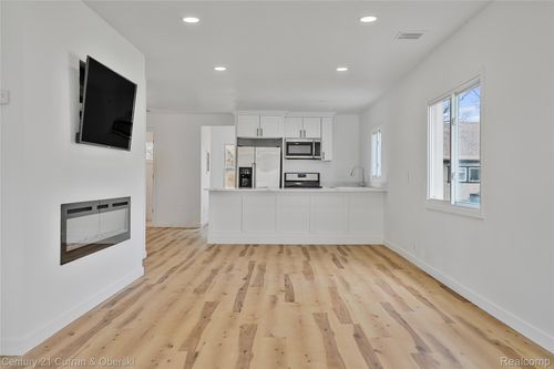 4399 2nd St, Newport, MI, 48166-9689 | Card Image