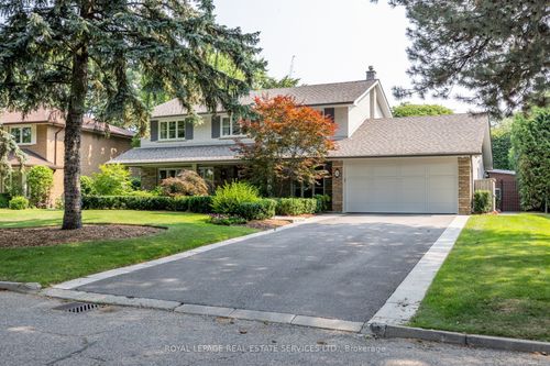 36 Edenvale Cres, Etobicoke, ON, M9A4A4 | Card Image