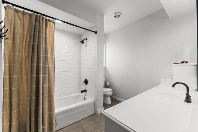 6415 Darby Way, House other with 4 bedrooms, 3 bathrooms and 2 parking in Spring TX | Image 11