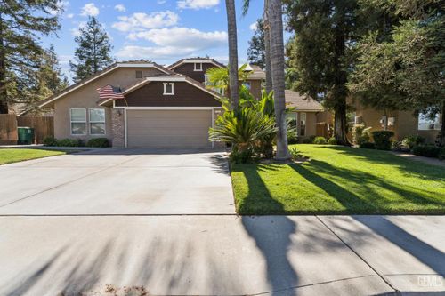 195 N Kings Dr, Reedley, CA, 93654-2760 | Card Image
