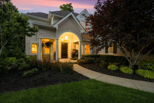 712 Riverbend Ave, Powell, OH, 43065-8361 | Card Image