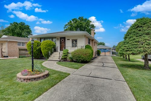 9020 Nashville Ave, Oak Lawn, IL, 60453-1459 | Card Image