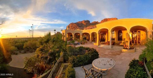 4836 E White Gates Dr, Phoenix, AZ, 85018-1841 | Card Image