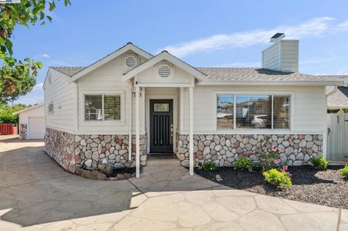 577 Dorothy Ln, Martinez, CA, 94553-1462 | Card Image
