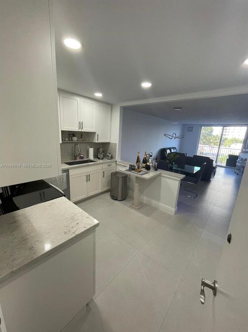 302-1401 S Ocean Dr, Hollywood, FL, 33019-2309 | Card Image