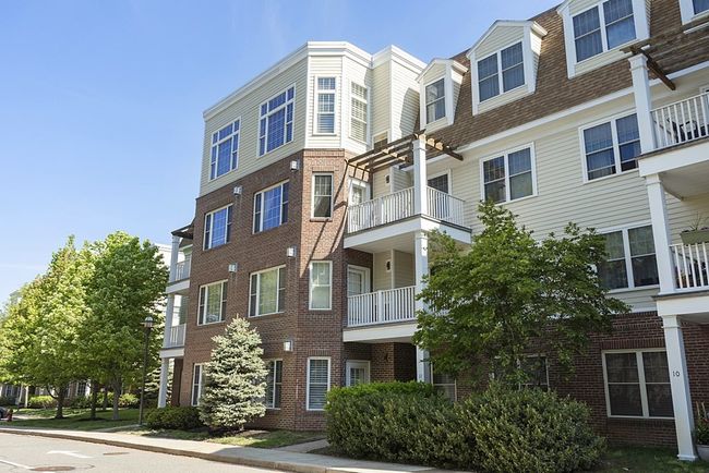 UNIT-13 - 295 Salem St, Condo with 2 bedrooms, 2 bathrooms and 1 parking in Woburn MA | Image 33