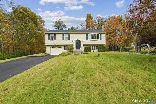 32 Wildwood Lane, East Hampton, CT, 06424 | Card Image