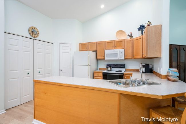 B - 17909 Hidden Dunes Ln, Condo with 2 bedrooms, 3 bathrooms and null parking in Spring Lake MI | Image 15