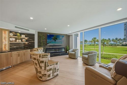 b202-4401 Gulf Shore Blvd N, NAPLES, FL, 34103-3450 | Card Image