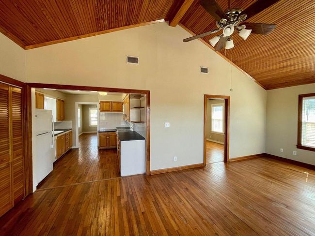 10107 Signal Hill Rd, House other with 2 bedrooms, 1 bathrooms and 6 parking in Austin TX | Image 8