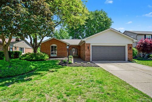 47726 Lexington Drive, Macomb Township, MI, 48044 | Card Image