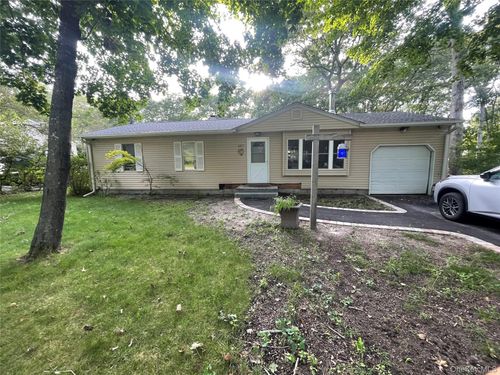 257 Parkway Drive, Brookhaven, NY, 11933 | Card Image