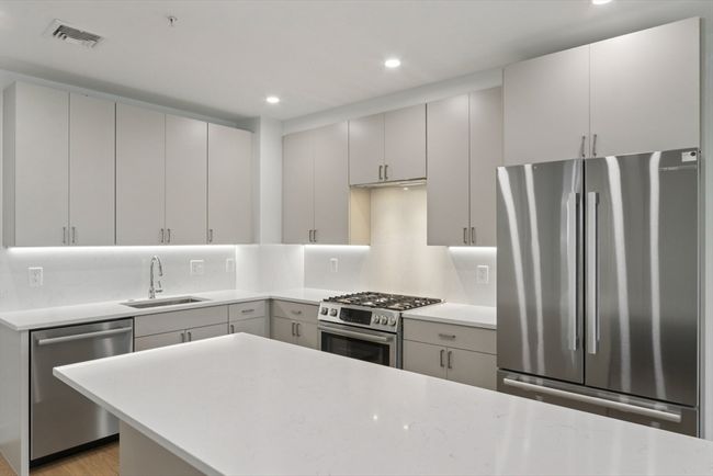 STE-306 - 256 Dorchester St, Condo with 2 bedrooms, 2 bathrooms and null parking in Boston MA | Image 7