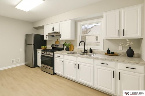 4051 Pratt St, Omaha, NE, 68111-2656 | Card Image