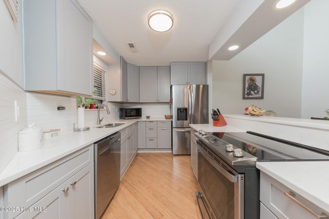 UNIT-406 - 732 Azalea Dr, Condo with 2 bedrooms, 2 bathrooms and null parking in Hampstead NC | Image 9