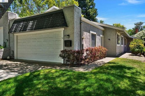 1105 Glengarry Ln, Walnut Creek, CA, 94596-6447 | Card Image