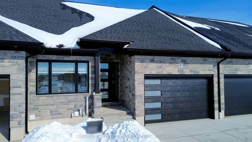 10-32 Postma Cres, Ailsa Craig, ON, N0M1A0 | Card Image