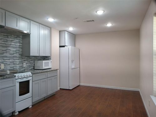 17-22262 Adams St, Porter, TX, 77365-7181 | Card Image