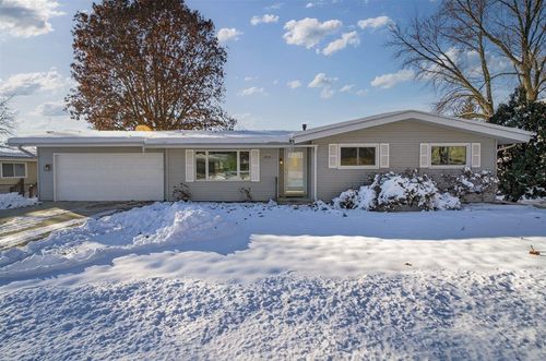 1415 Clark Dr, Cedar Falls, IA, 50613-3449 | Card Image