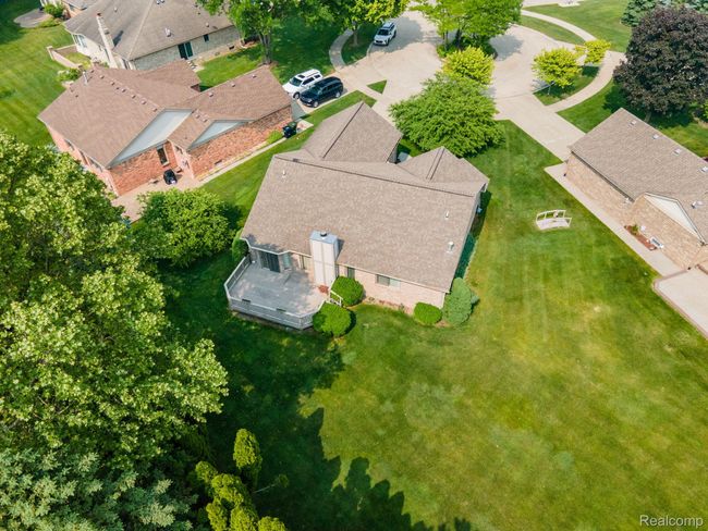HOA $90/month covers landscaping/snow | Image 32