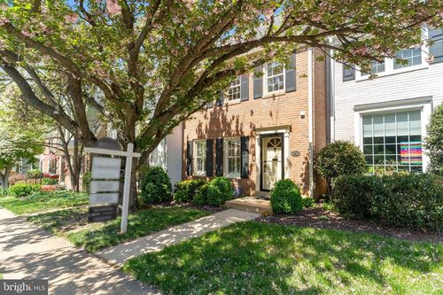 6724 Melrose Dr, MCLEAN, VA, 22101-2925 | Card Image
